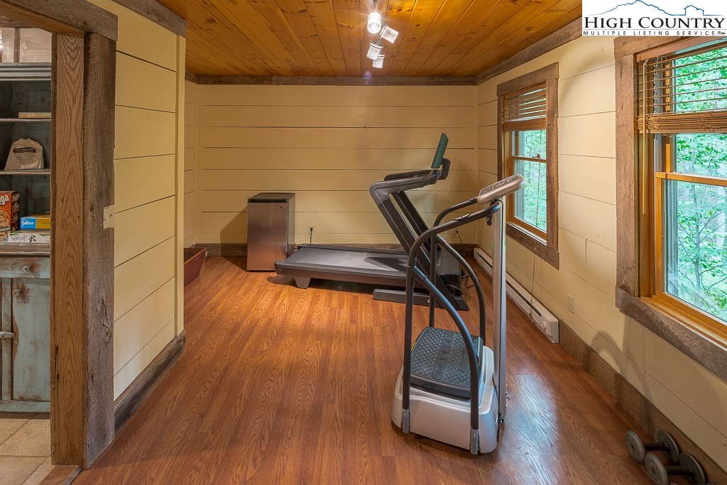 1404 Laurel Creek Ext Road