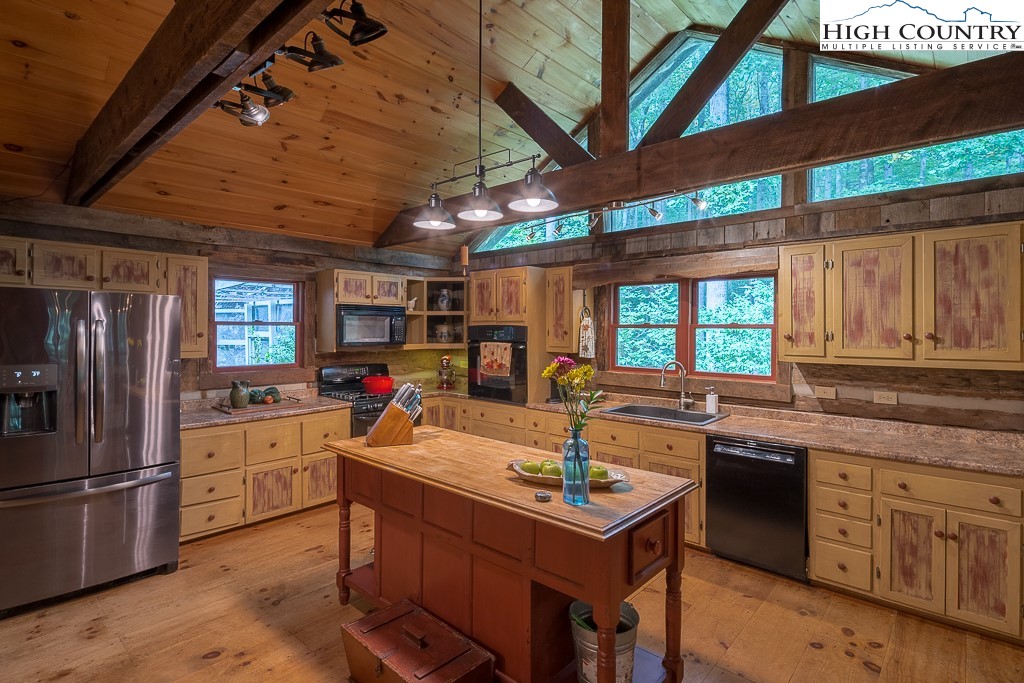 1404 Laurel Creek Ext Road