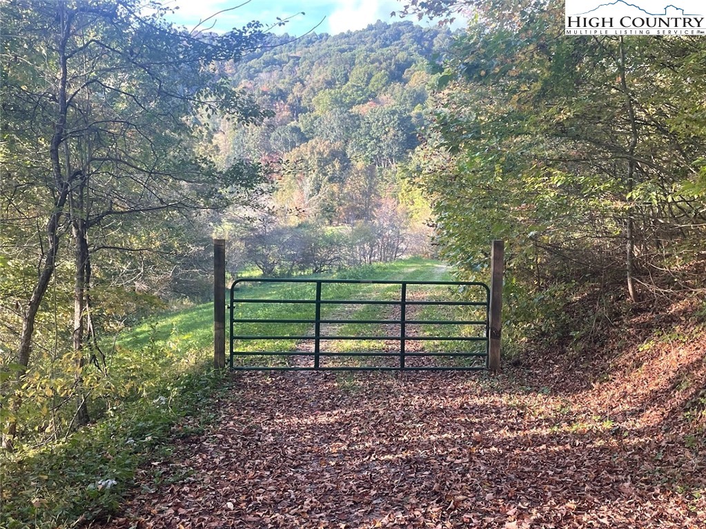 1946 River Breeze Drive