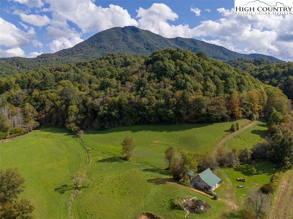 1946 River Breeze Drive