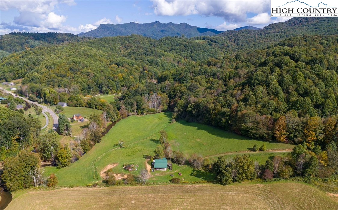 1946 River Breeze Drive