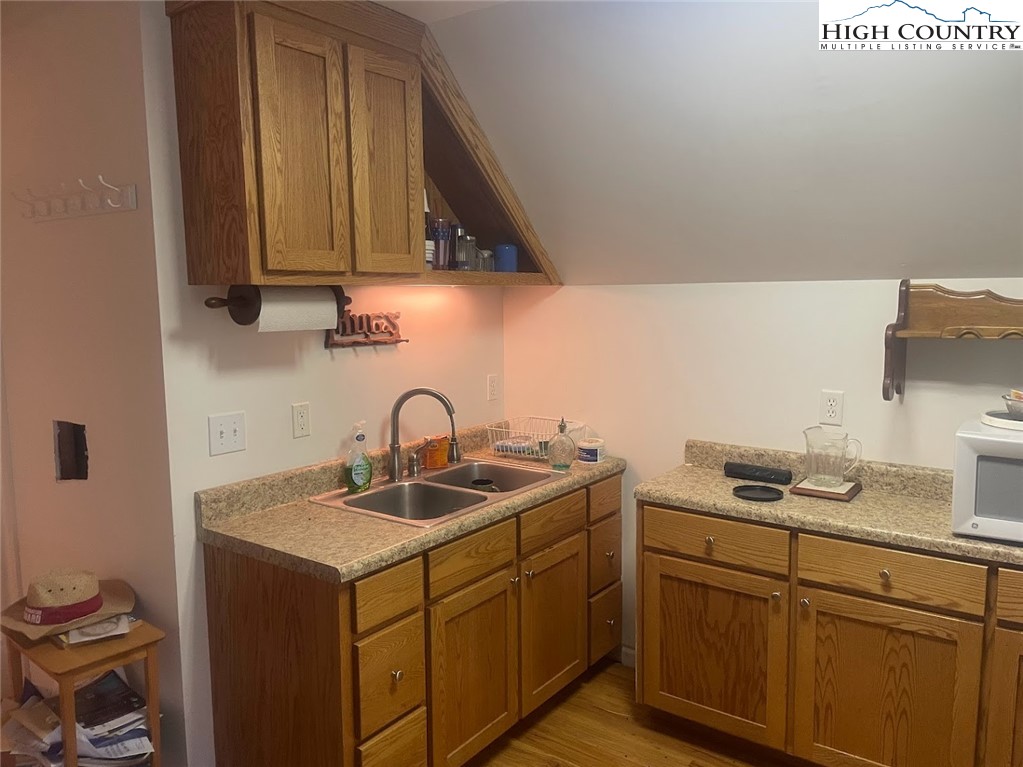 1946 River Breeze Drive