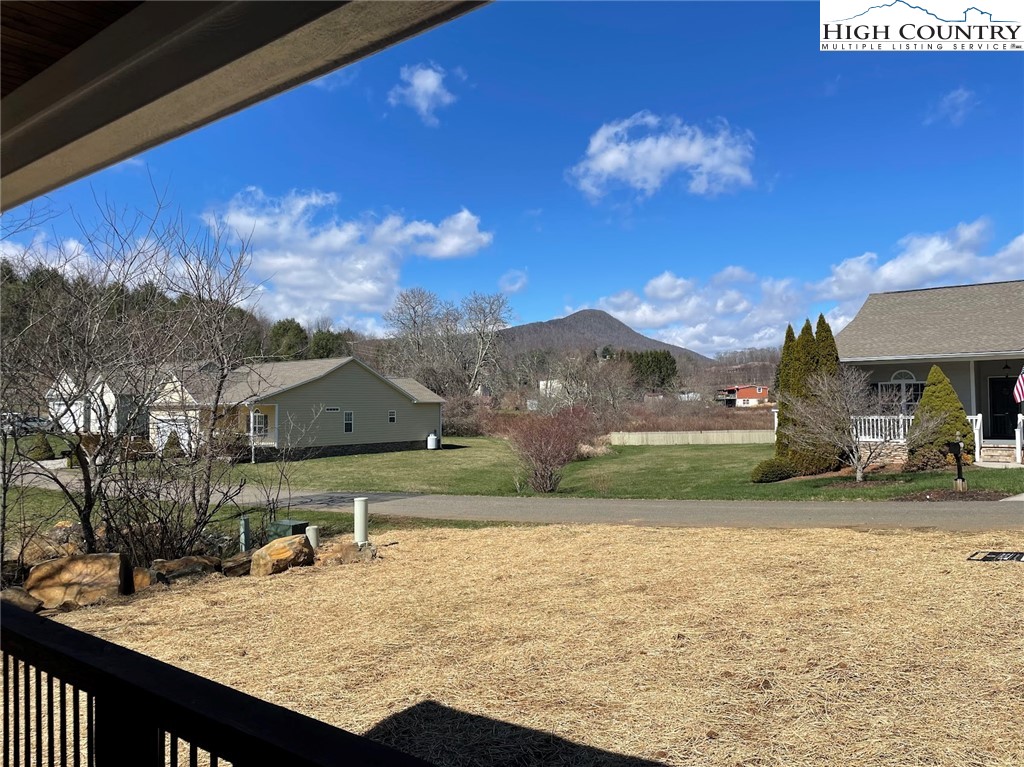 165 W Evergreen Drive