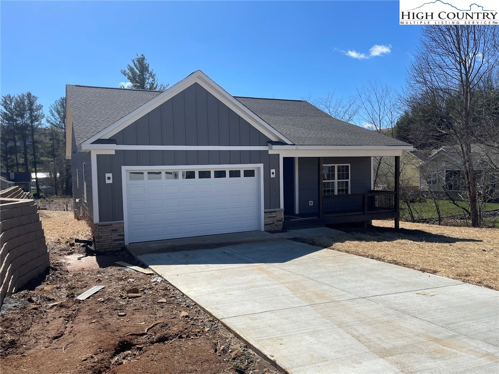 165 W Evergreen Drive