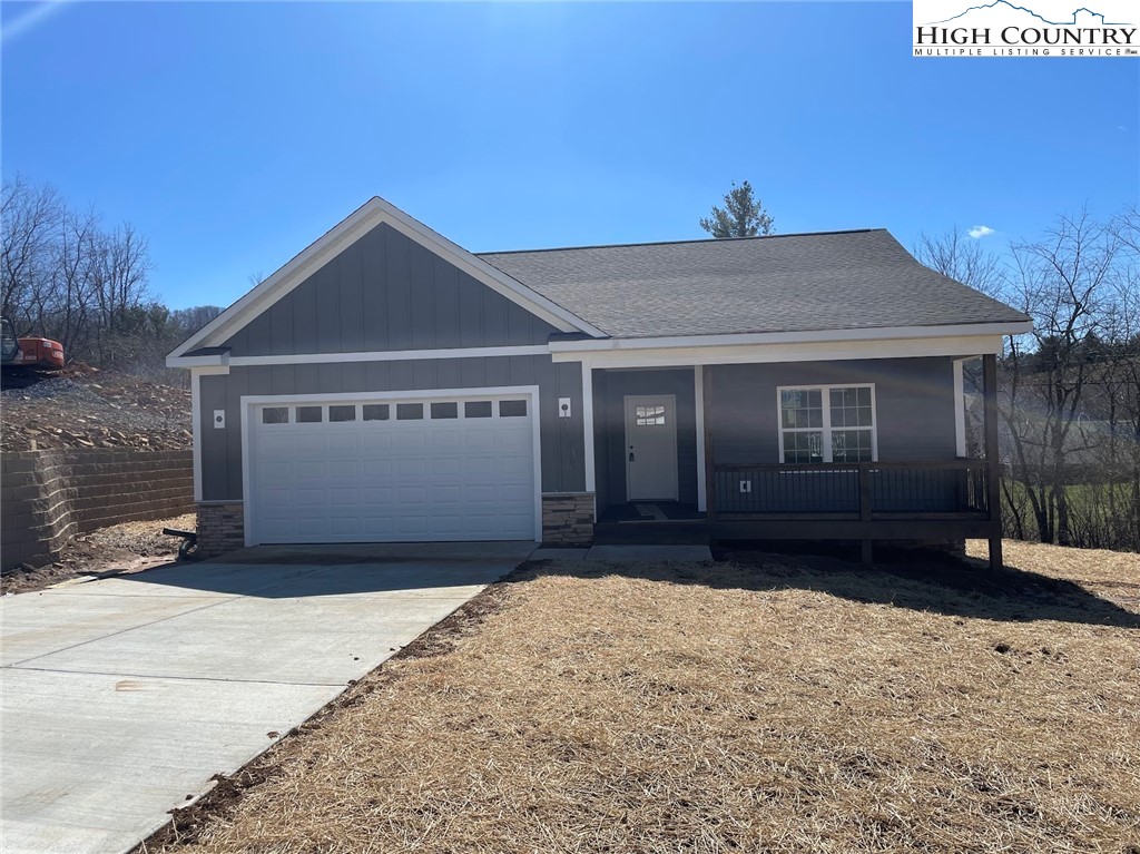 165 W Evergreen Drive