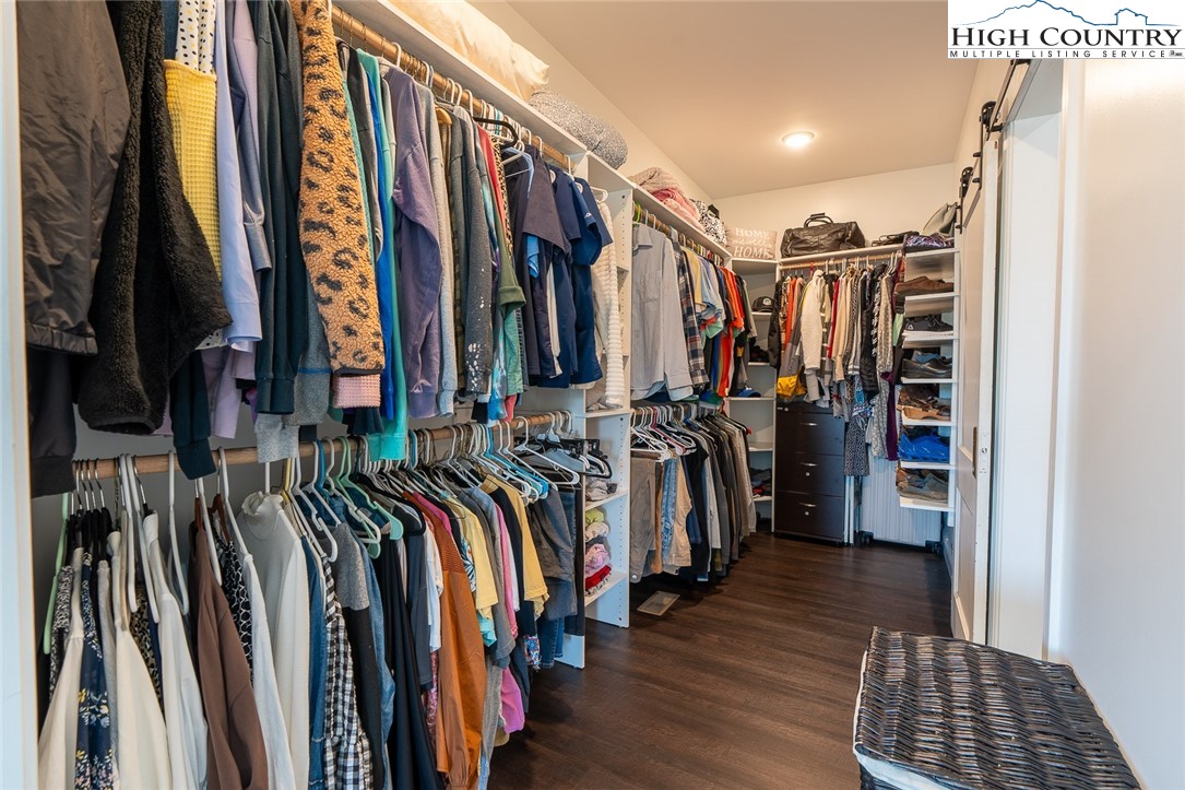 221 Raven Ridge Lane