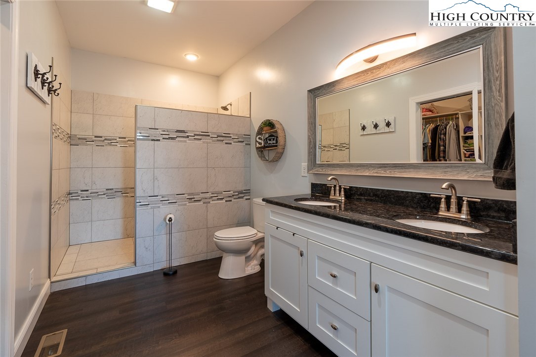 221 Raven Ridge Lane