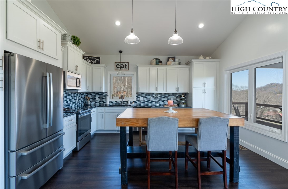 221 Raven Ridge Lane