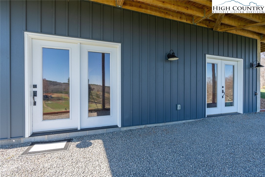 221 Raven Ridge Lane