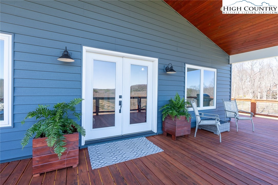 221 Raven Ridge Lane