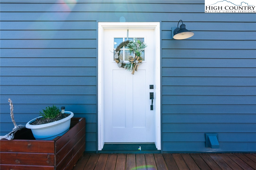 221 Raven Ridge Lane