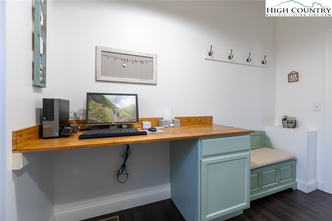 221 Raven Ridge Lane