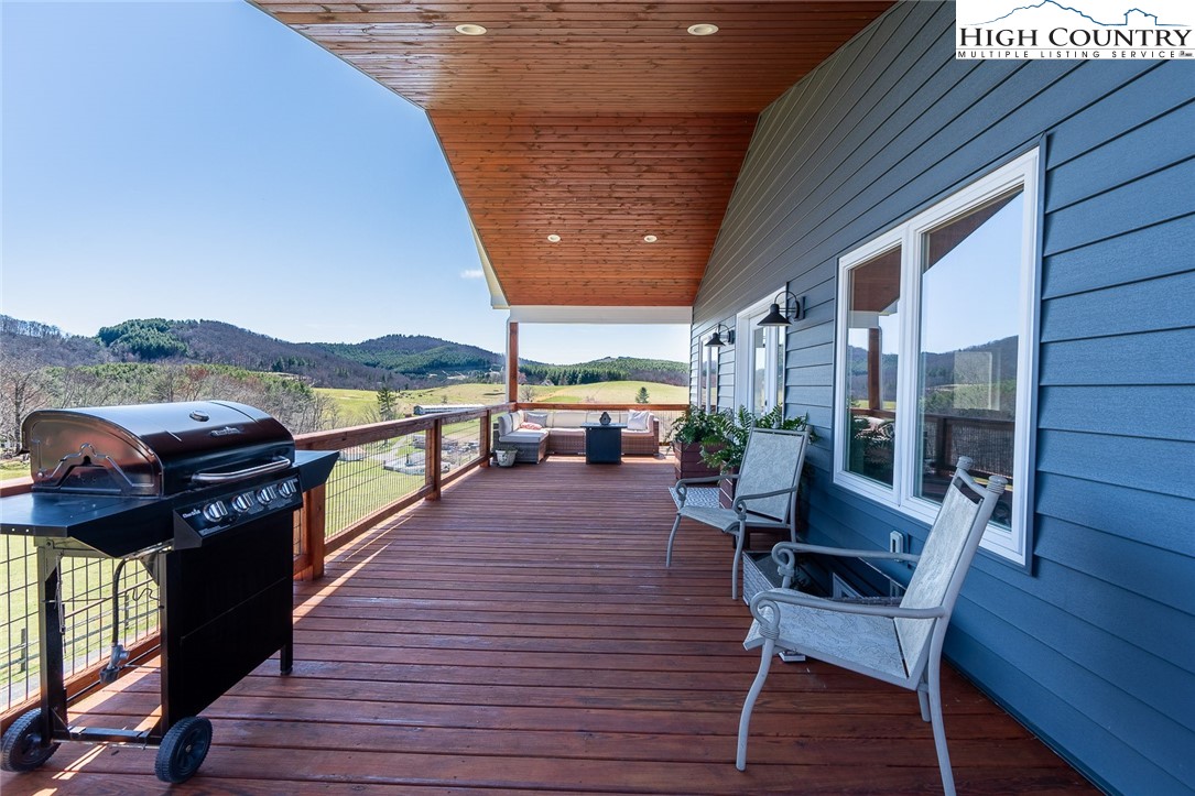 221 Raven Ridge Lane