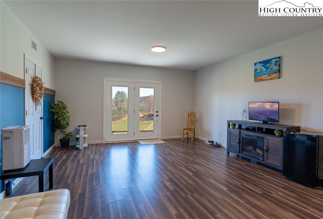 221 Raven Ridge Lane