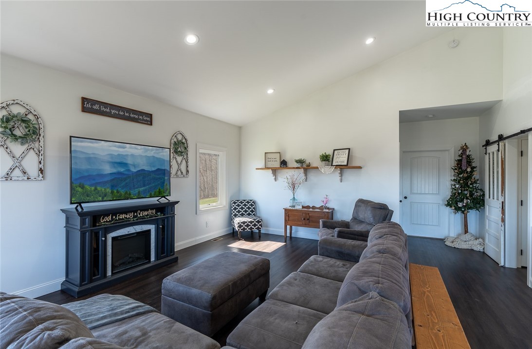 221 Raven Ridge Lane