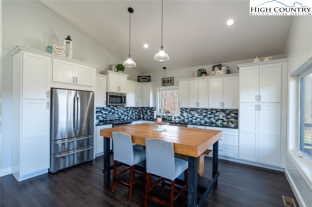 221 Raven Ridge Lane