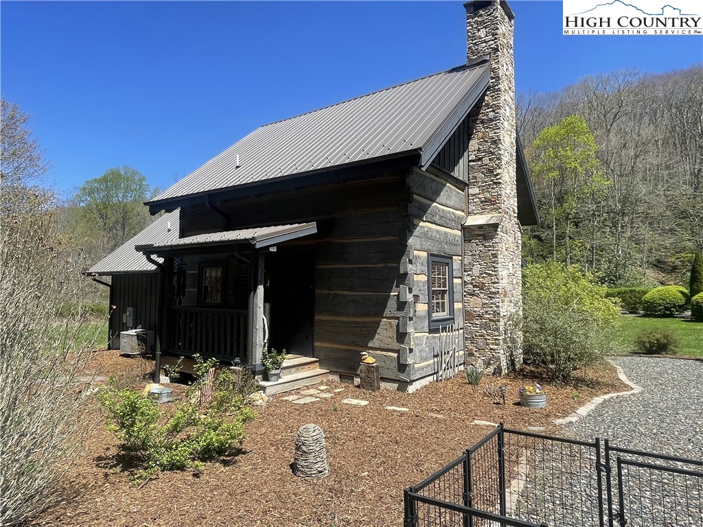 130 Lauren Glen Trail