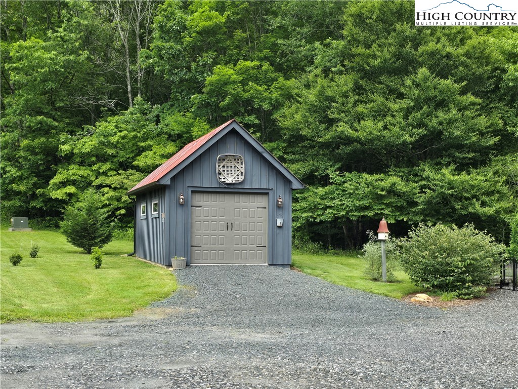 130 Lauren Glen Trail