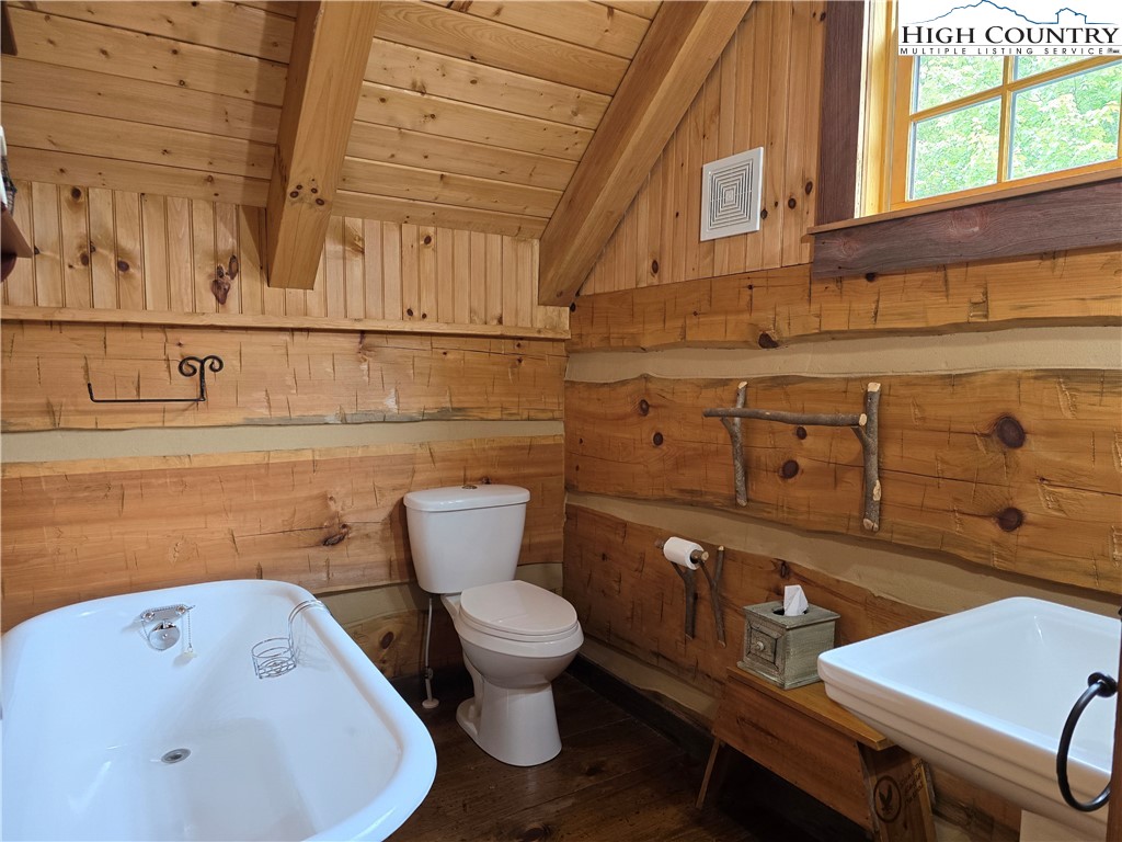 130 Lauren Glen Trail