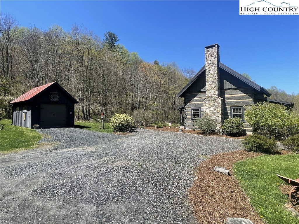 130 Lauren Glen Trail