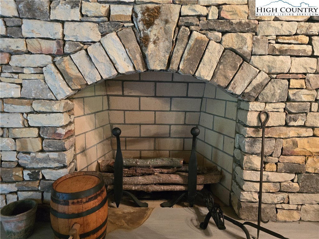 130 Lauren Glen Trail