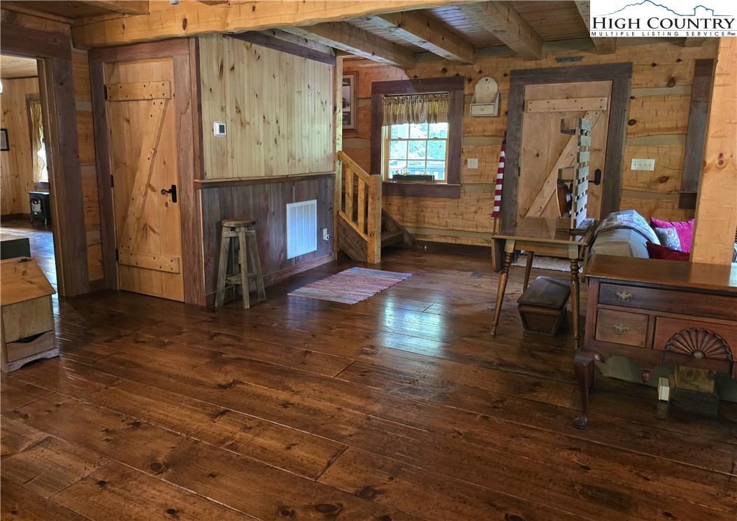 130 Lauren Glen Trail