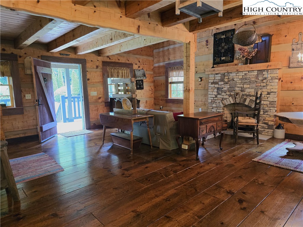 130 Lauren Glen Trail