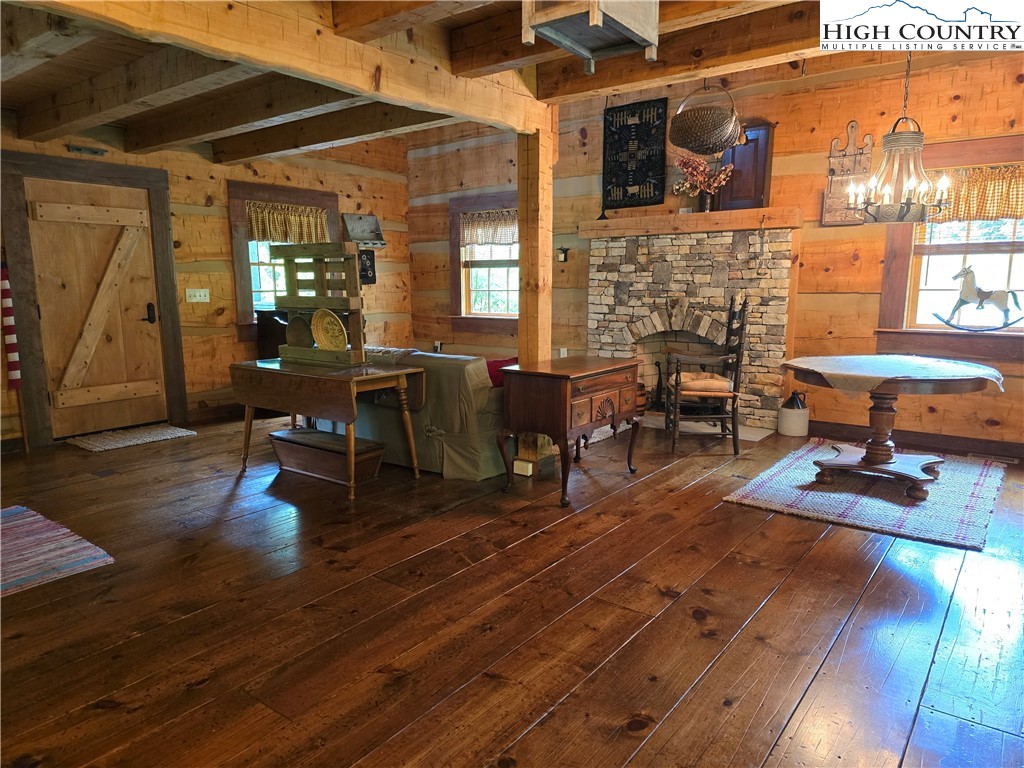 130 Lauren Glen Trail