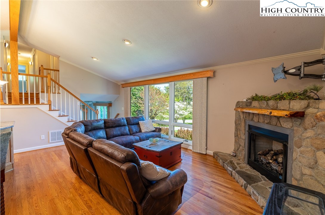 201 E Buck Mountain Road