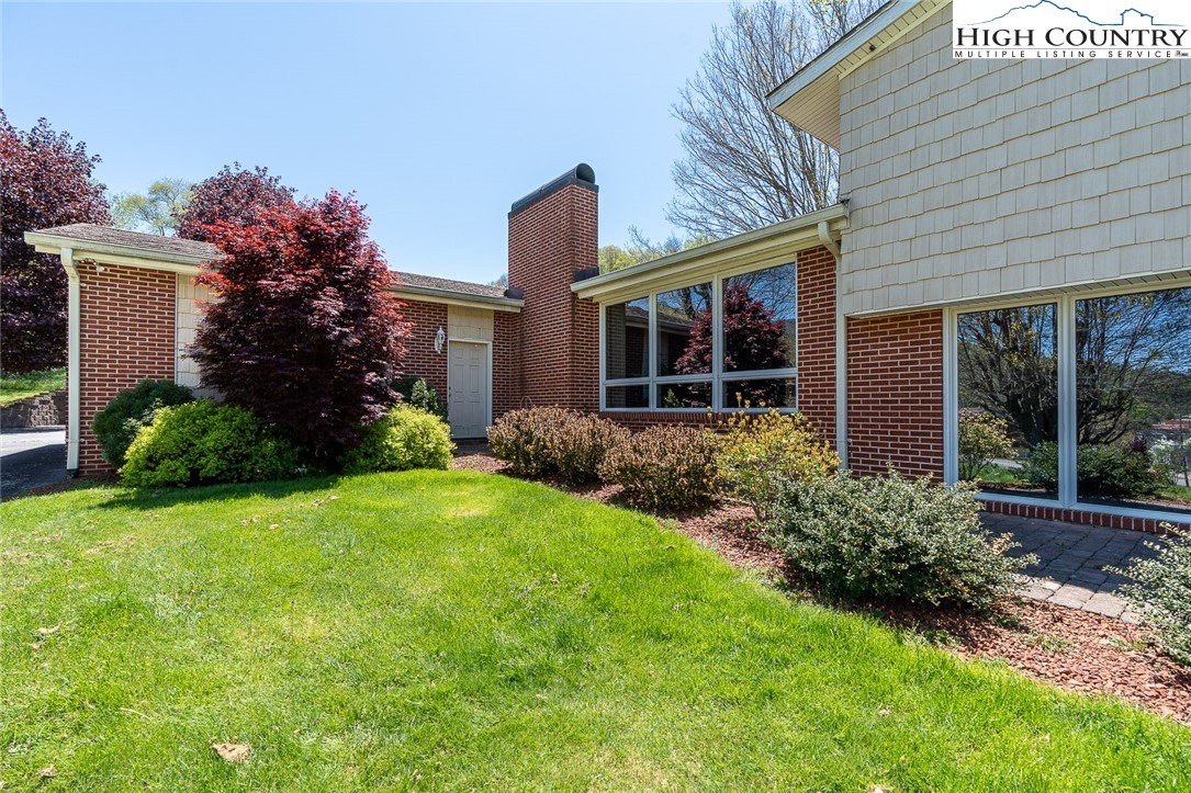 201 E Buck Mountain Road