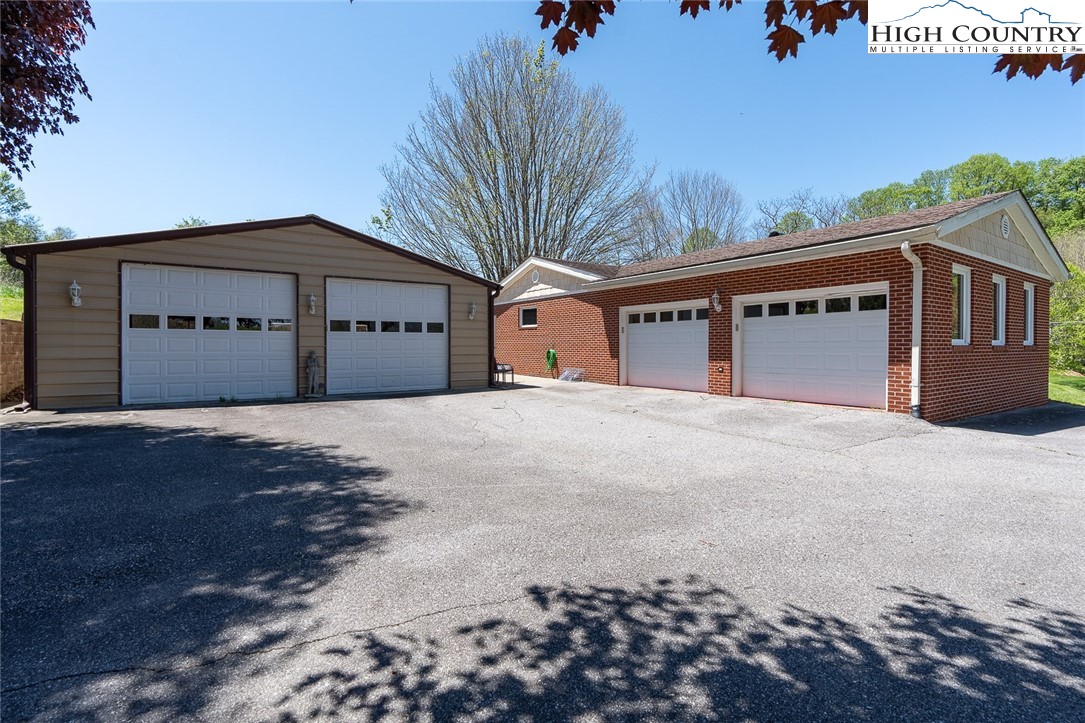 201 E Buck Mountain Road