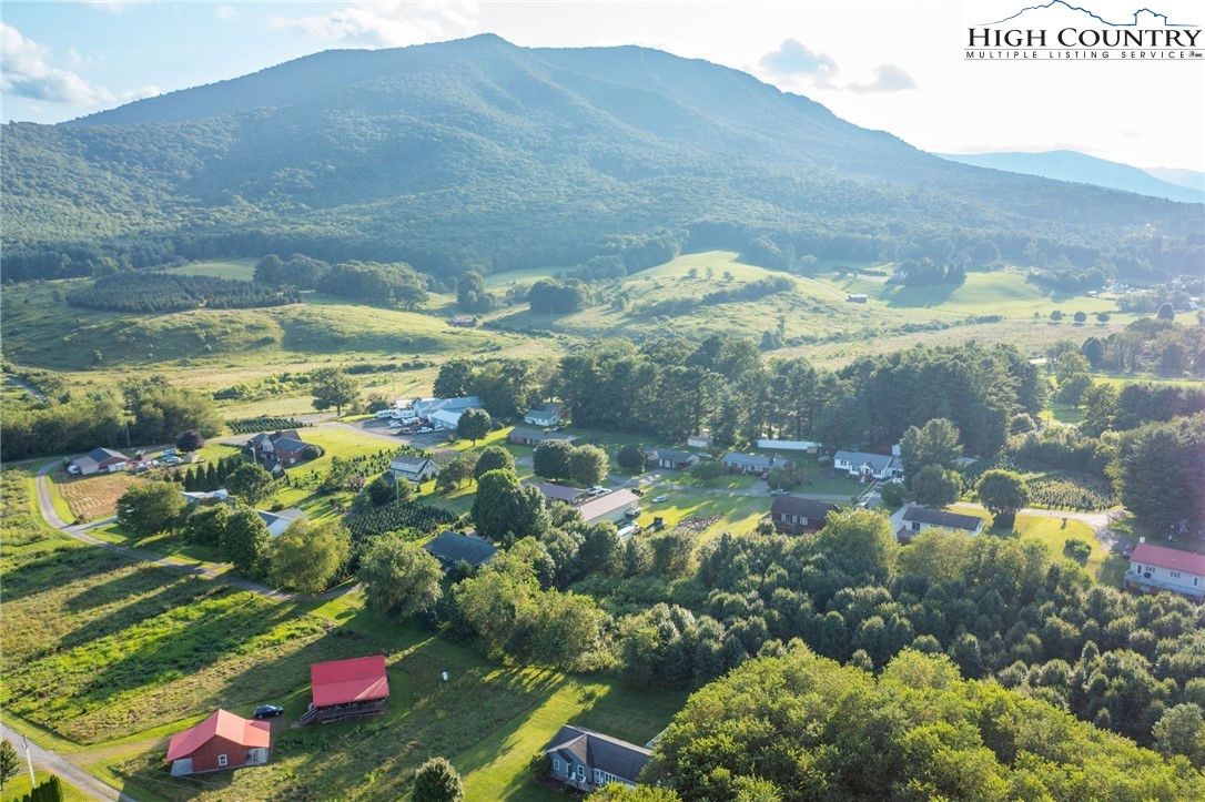 1 Graybeal Calloway Drive