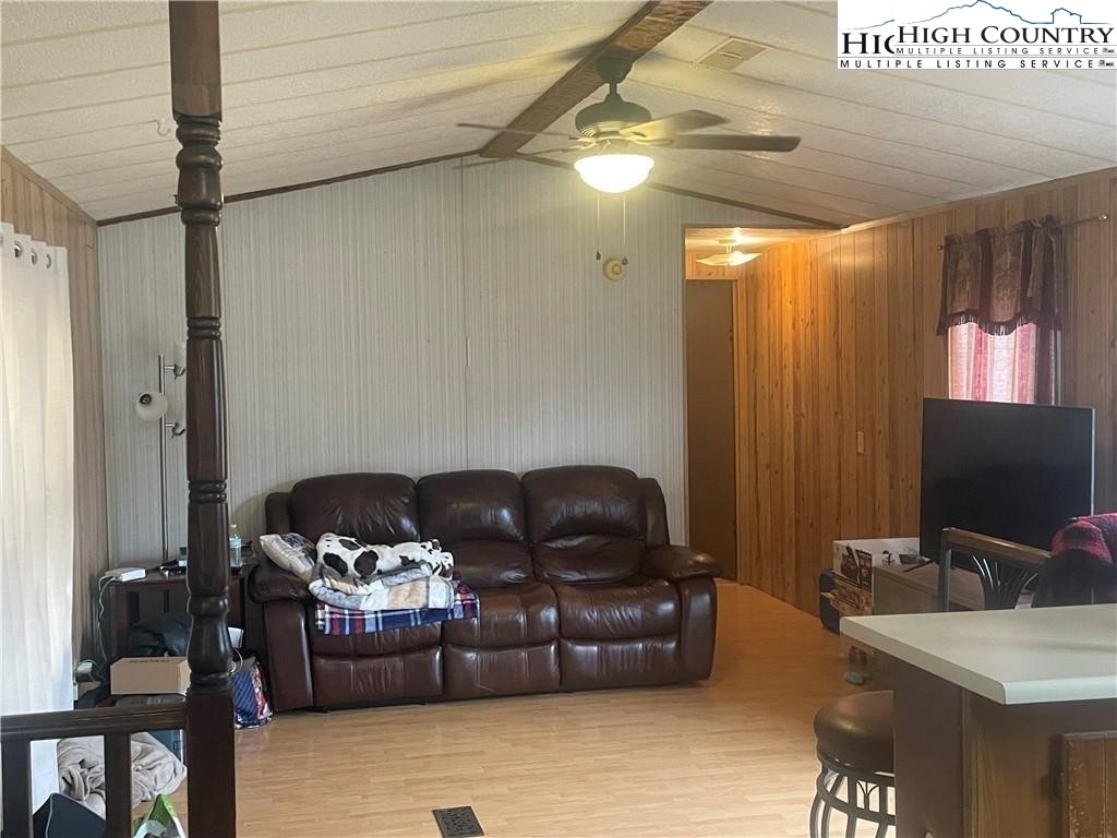 6776 & 6818 US Highway 221 S