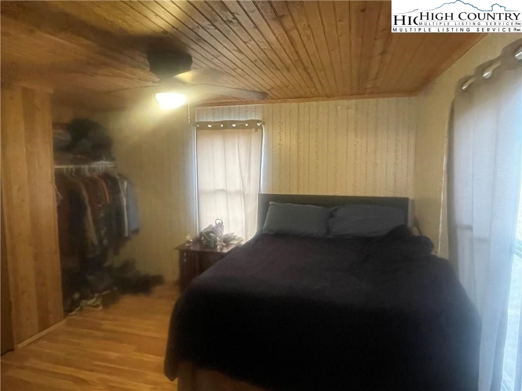 6776 & 6818 US Highway 221 S