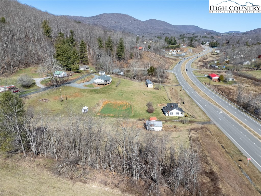 6776 & 6818 US Highway 221 S