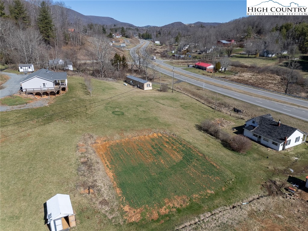 6776 & 6818 US Highway 221 S