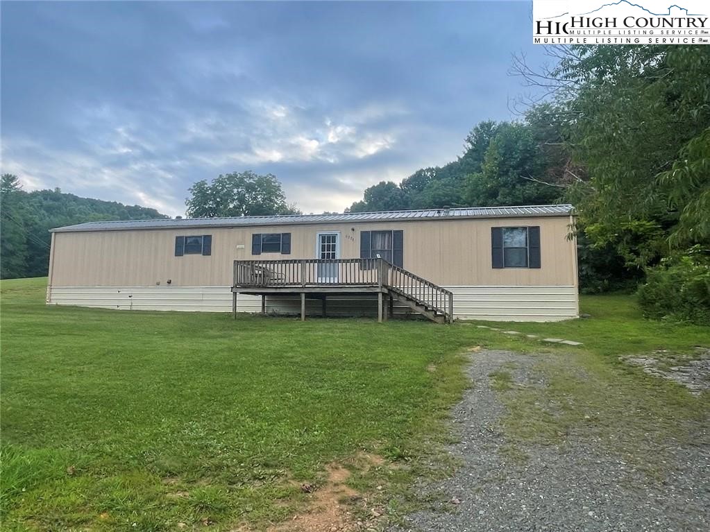 6776 & 6818 US Highway 221 S