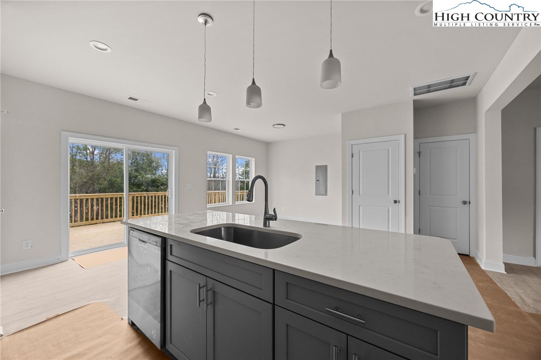 811 Hillcrest Avenue