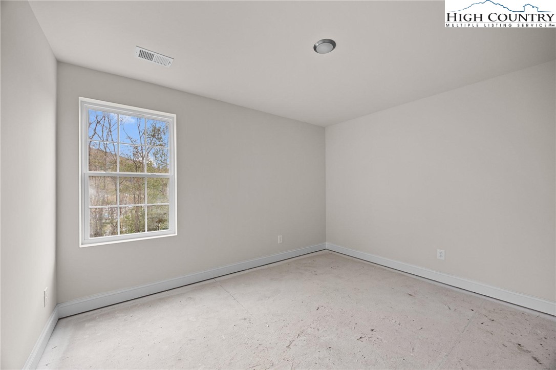 811 Hillcrest Avenue