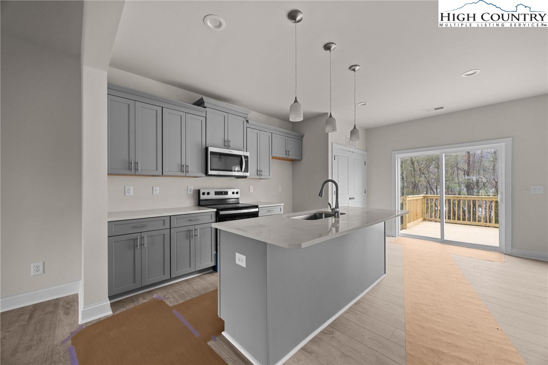 811 Hillcrest Avenue