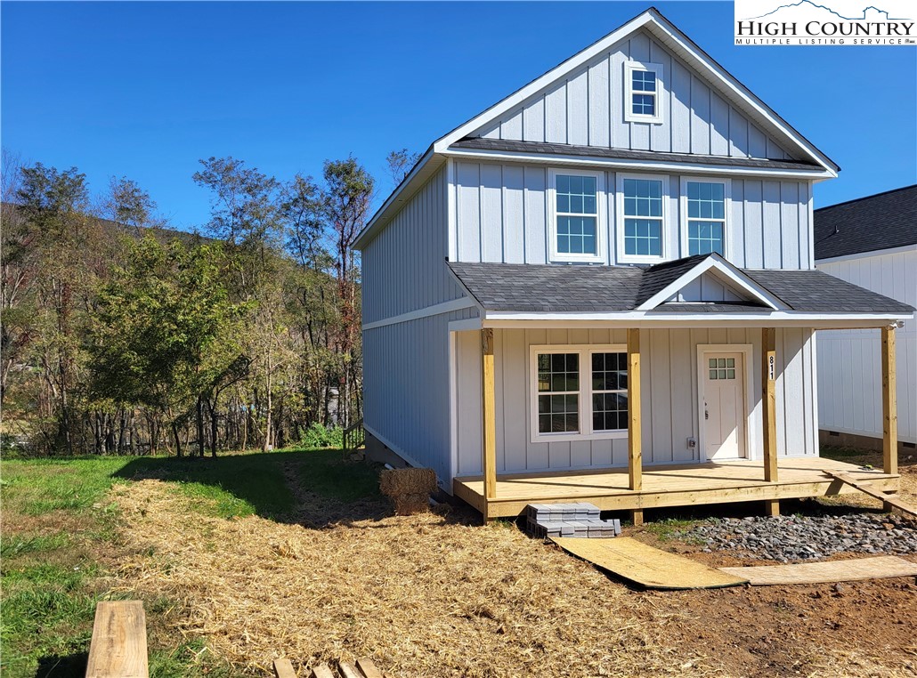 811 Hillcrest Avenue