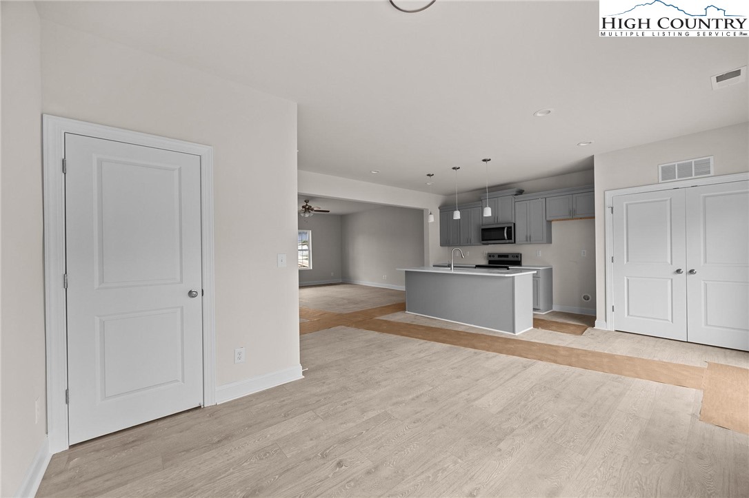 811 Hillcrest Avenue