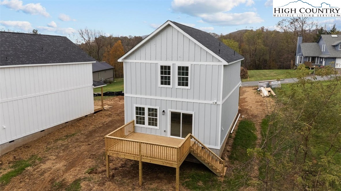 811 Hillcrest Avenue