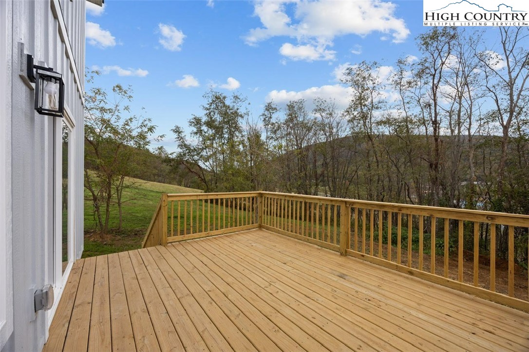 811 Hillcrest Avenue