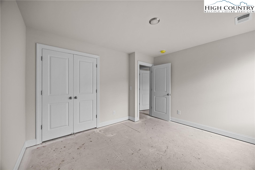 811 Hillcrest Avenue