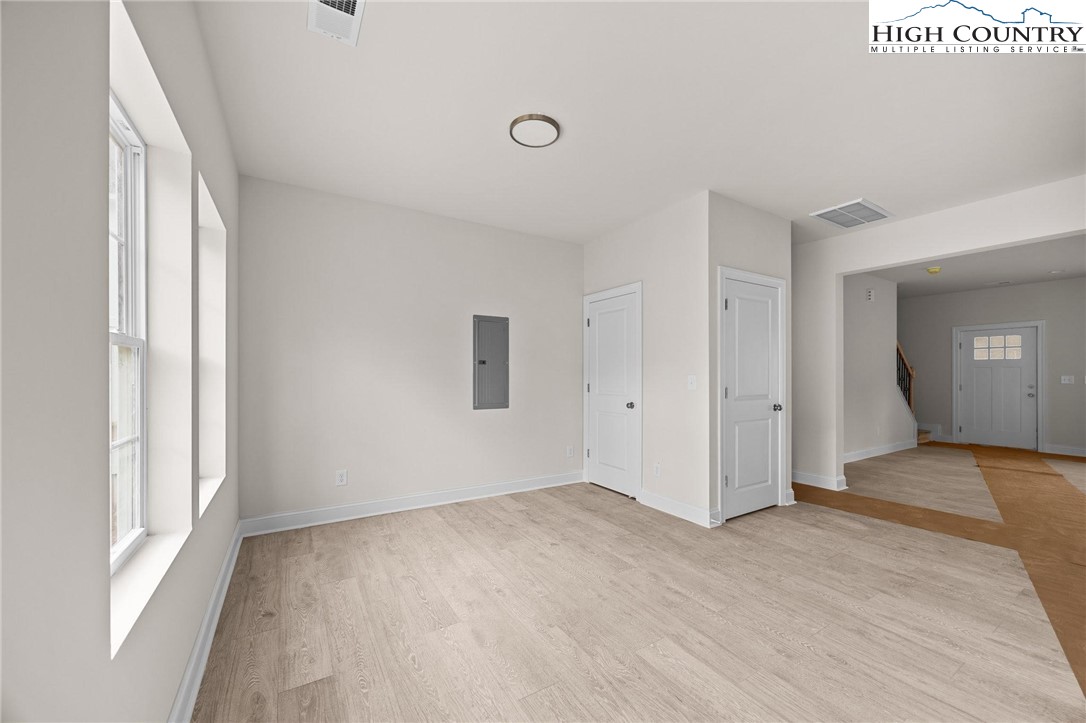 811 Hillcrest Avenue