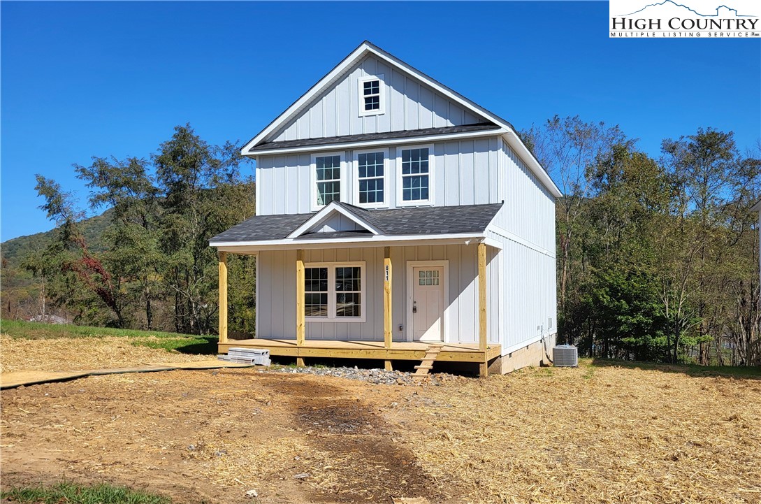 811 Hillcrest Avenue