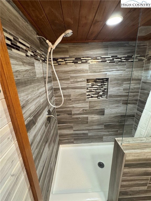 16226 Highlands Parkway