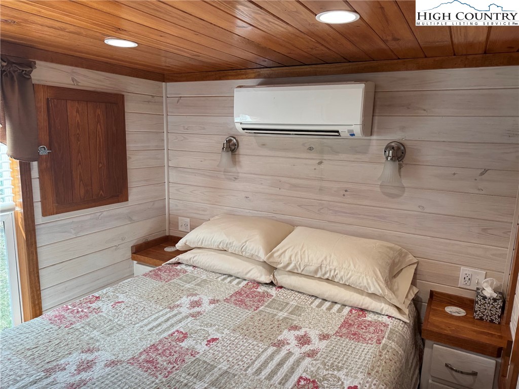 16226 Highlands Parkway