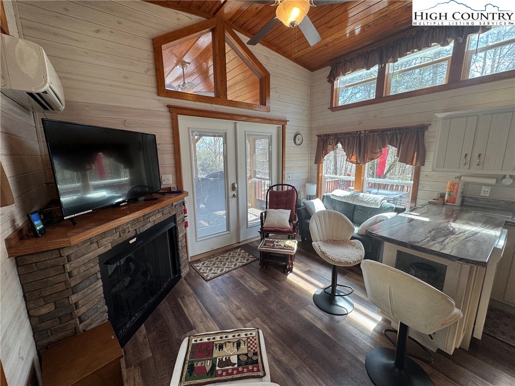 16226 Highlands Parkway